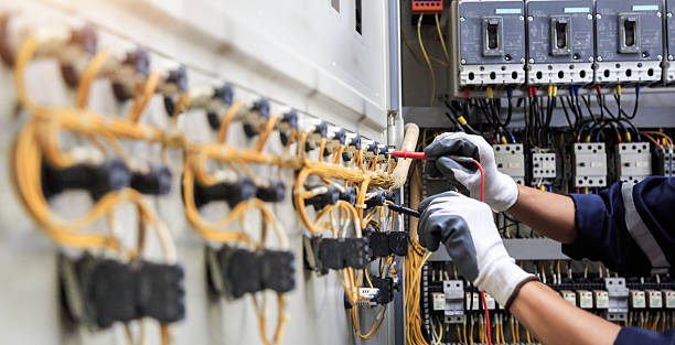 Professional Electrician technician working in Hazel Park, MI